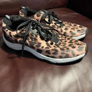 Vionic 335 Tourney 1st Ray Technology Women’s 7.5 Cheetah Print Sneakers
